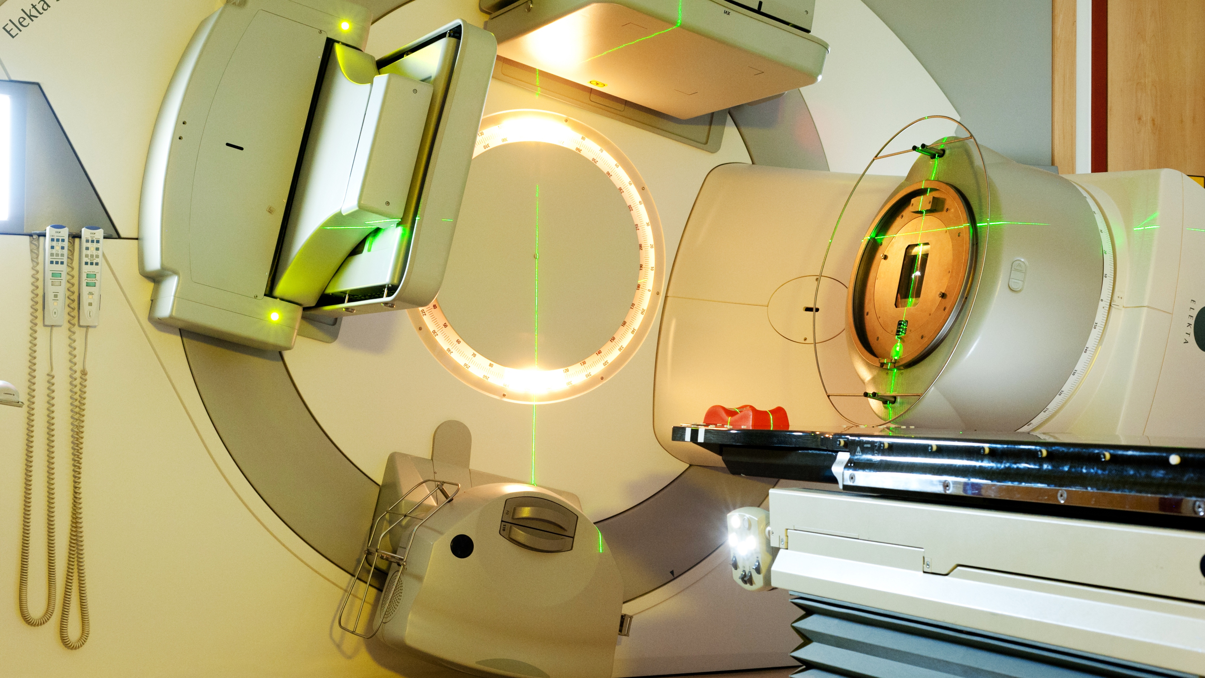 A radiotherapy machine A picture of a radiotherapy machine in a hospital
