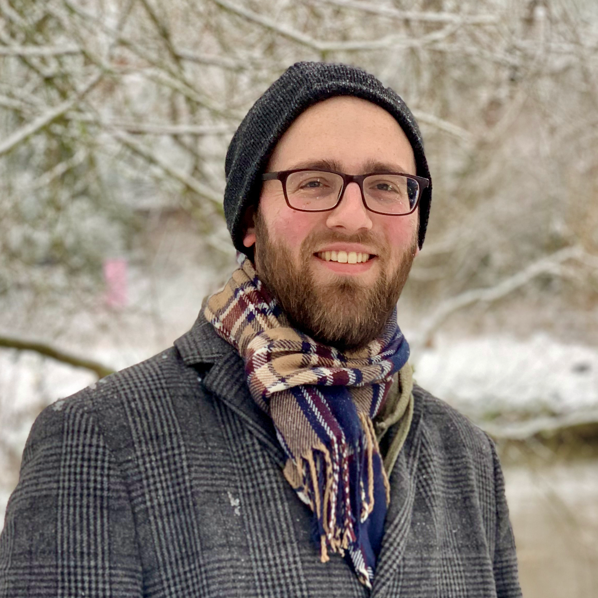 Headshot photo of Russell Wood