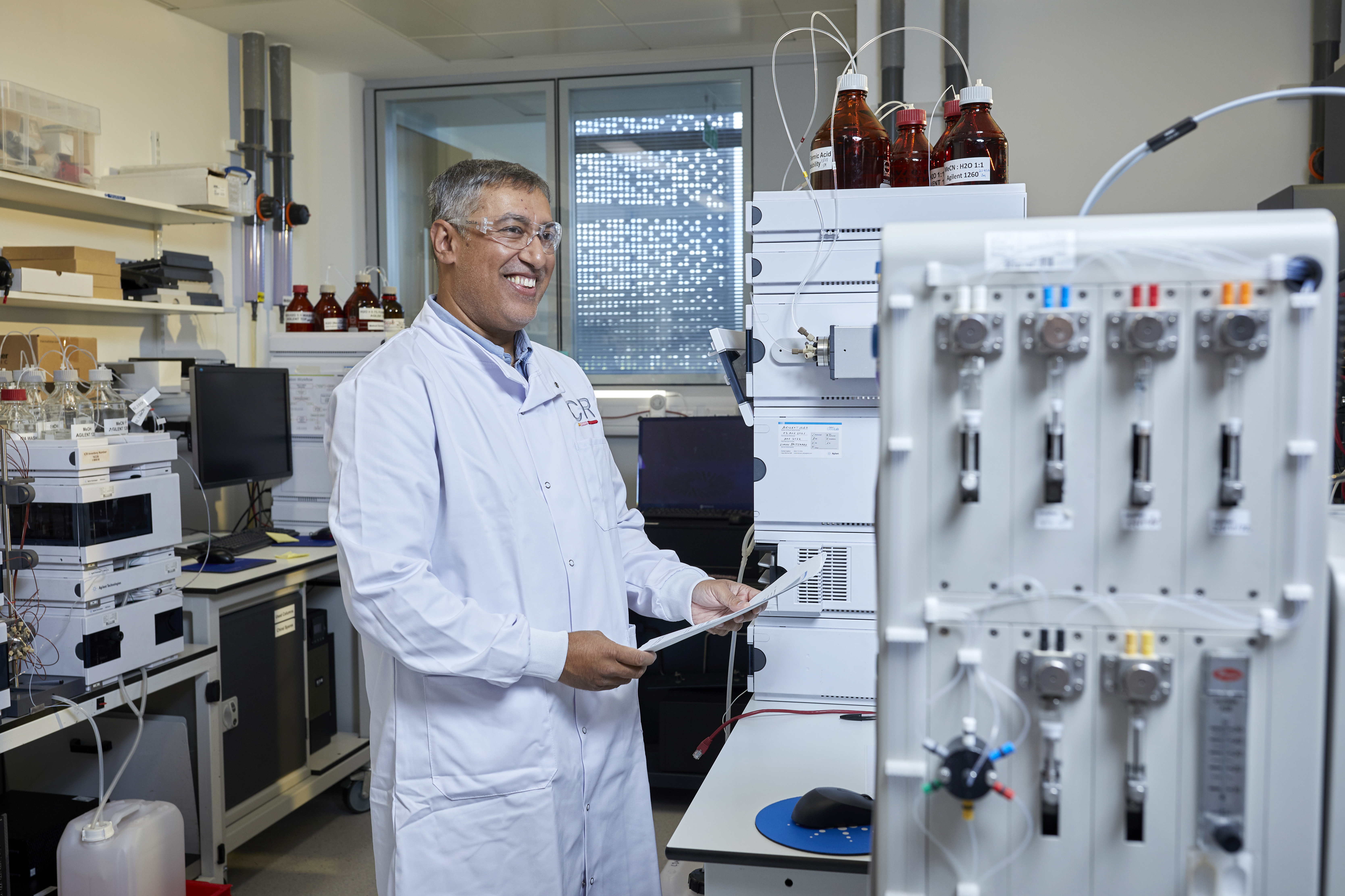 Amin Mirza Dr Amin Mirza in the Structural Chemistry Facility