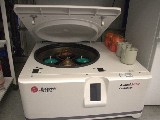 Baculovirus centrifuge 547x410 Centrifuge, Beckman Coulter Avanti J15R