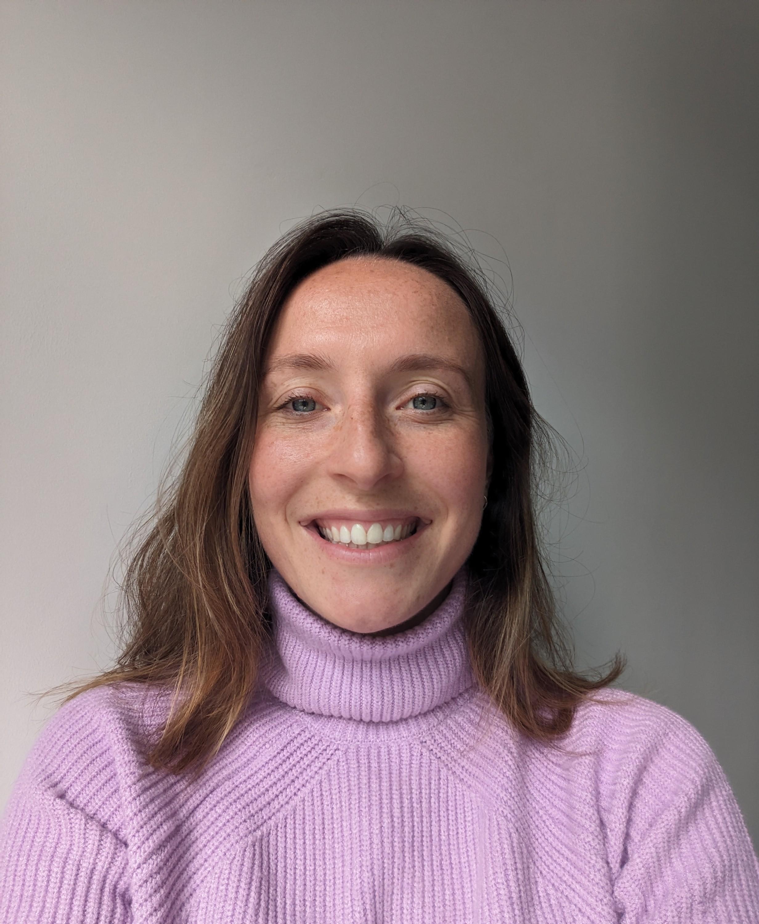 Headshot of Hannah Knight